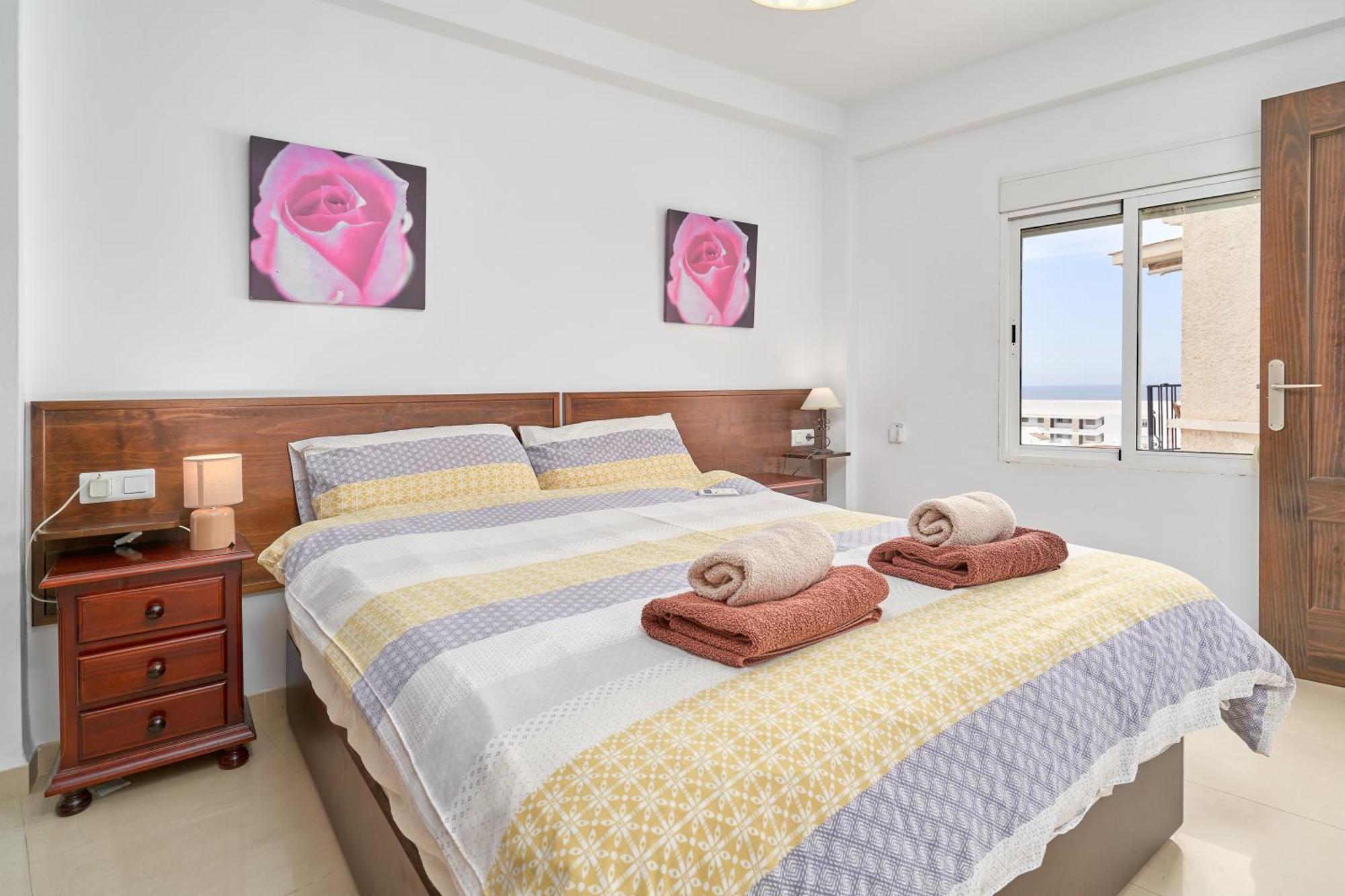 1 Bed Apartment With Sea View ネルハ エクステリア 写真